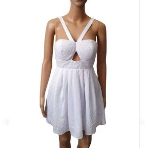 White cocktail Dress Sze 10 fit and flare bulk cut out summer